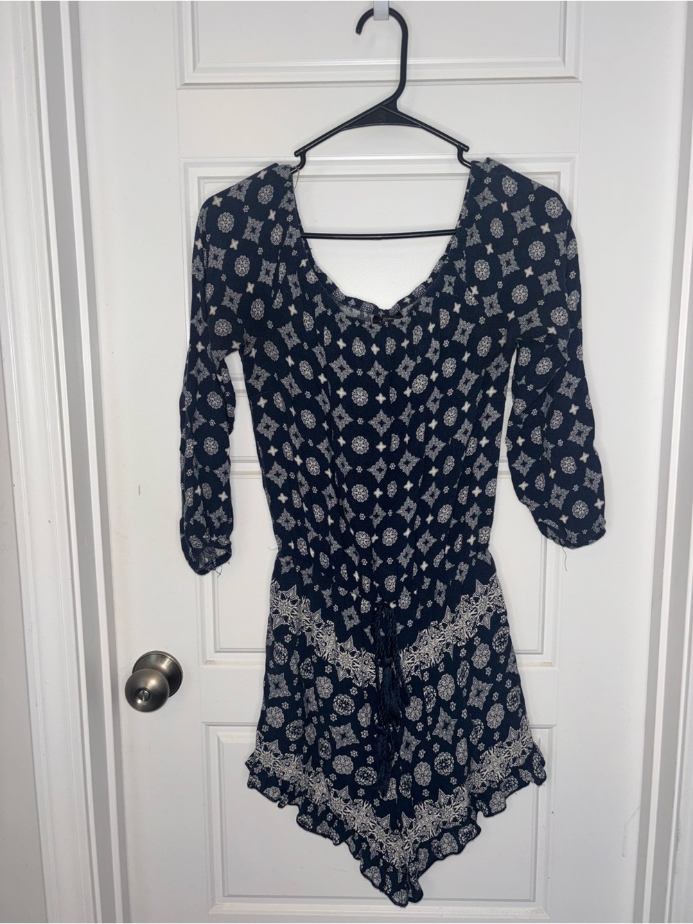 Womenโs Small Rue 21 Navy Blue Printed Romper